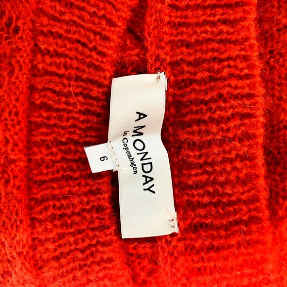 A Monday in Copenhagen Long Sleeve Sweater Scoop Neck Red Open Knit - 6 - Picture 4 of 4